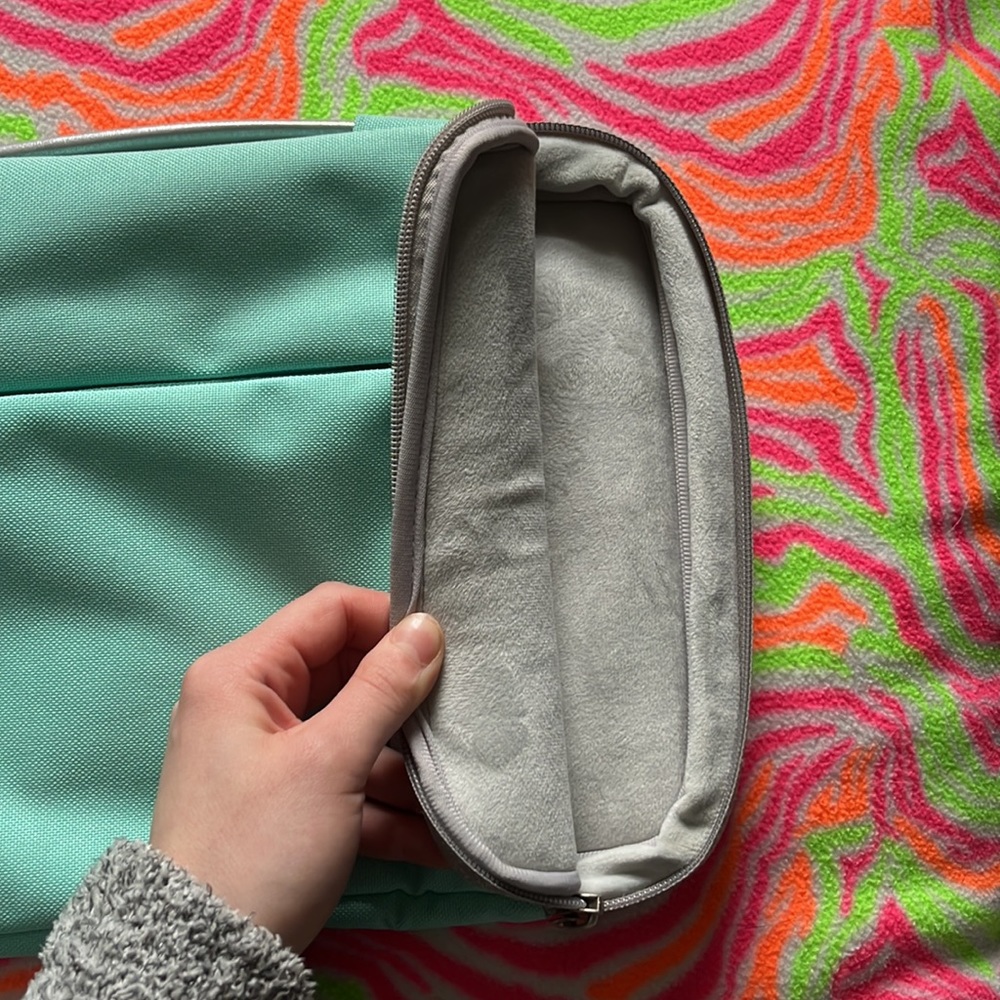Lacdo 13’ Inch Turquoise Laptop Case - Picture 2 of 6